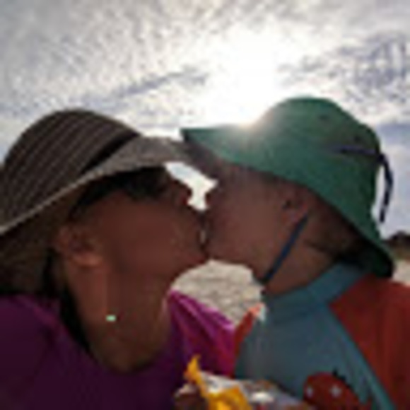 Meet your Posher, Lori - Picture 1 of 1